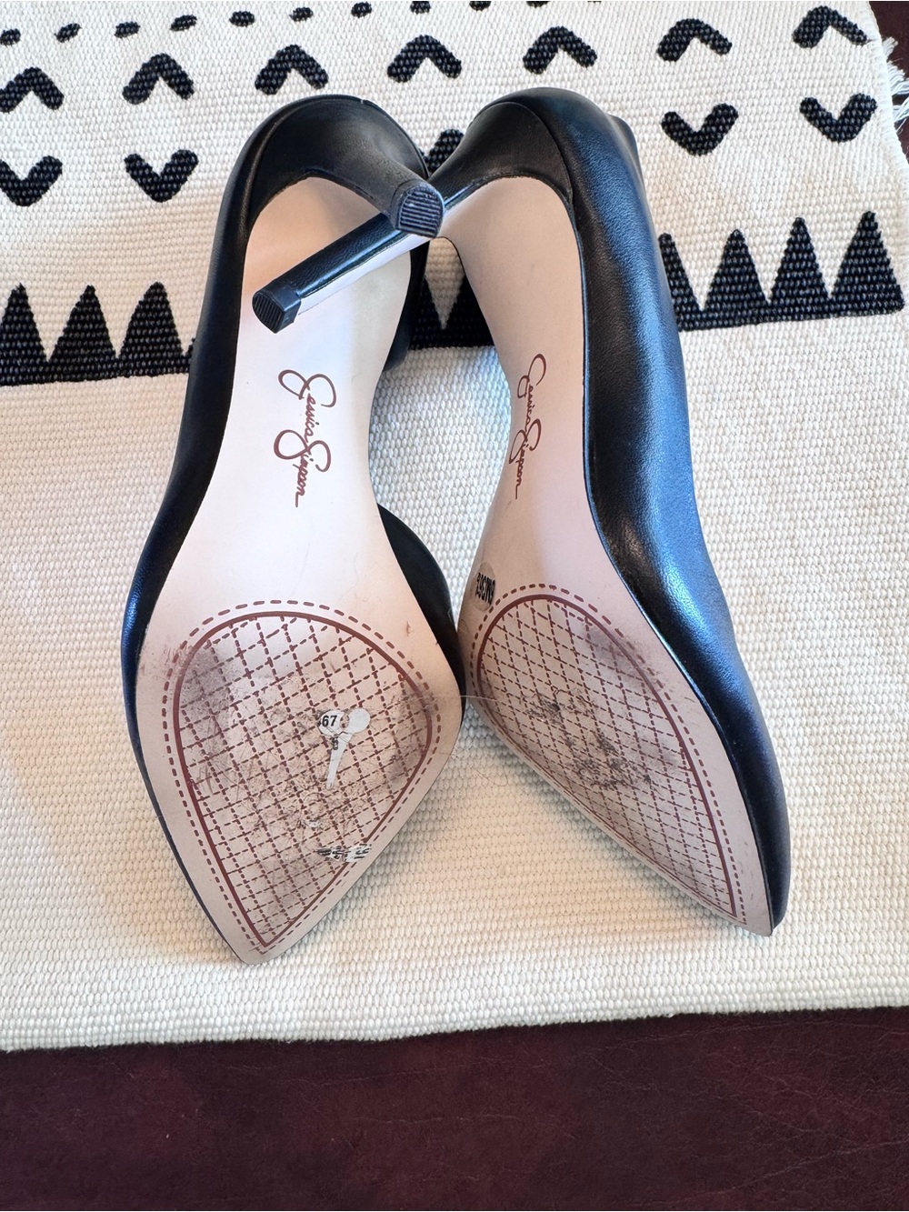 Jessica Simpson Black Pumps - Picture 4 of 6